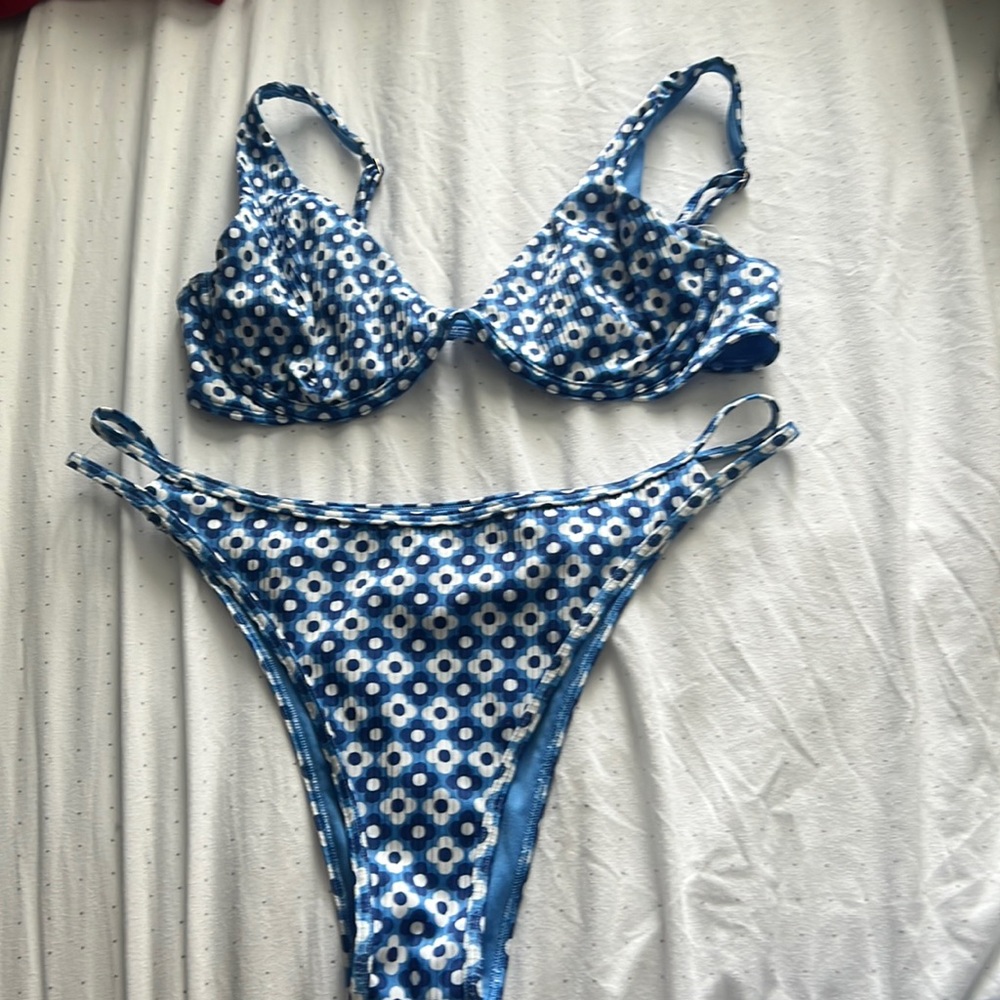 blue and white floral hollister bikini set
